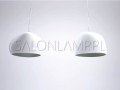nowoczesna biała lampa wisząca z zielonym wnętrzem Surface SP P Vistosi ze szkła Murano.jpg